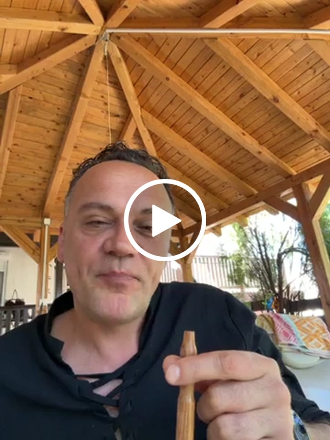 Customer video review of Lio Plus Olive