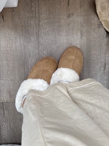 Reseña con foto de un cliente sobre Pantuflas Comfy
