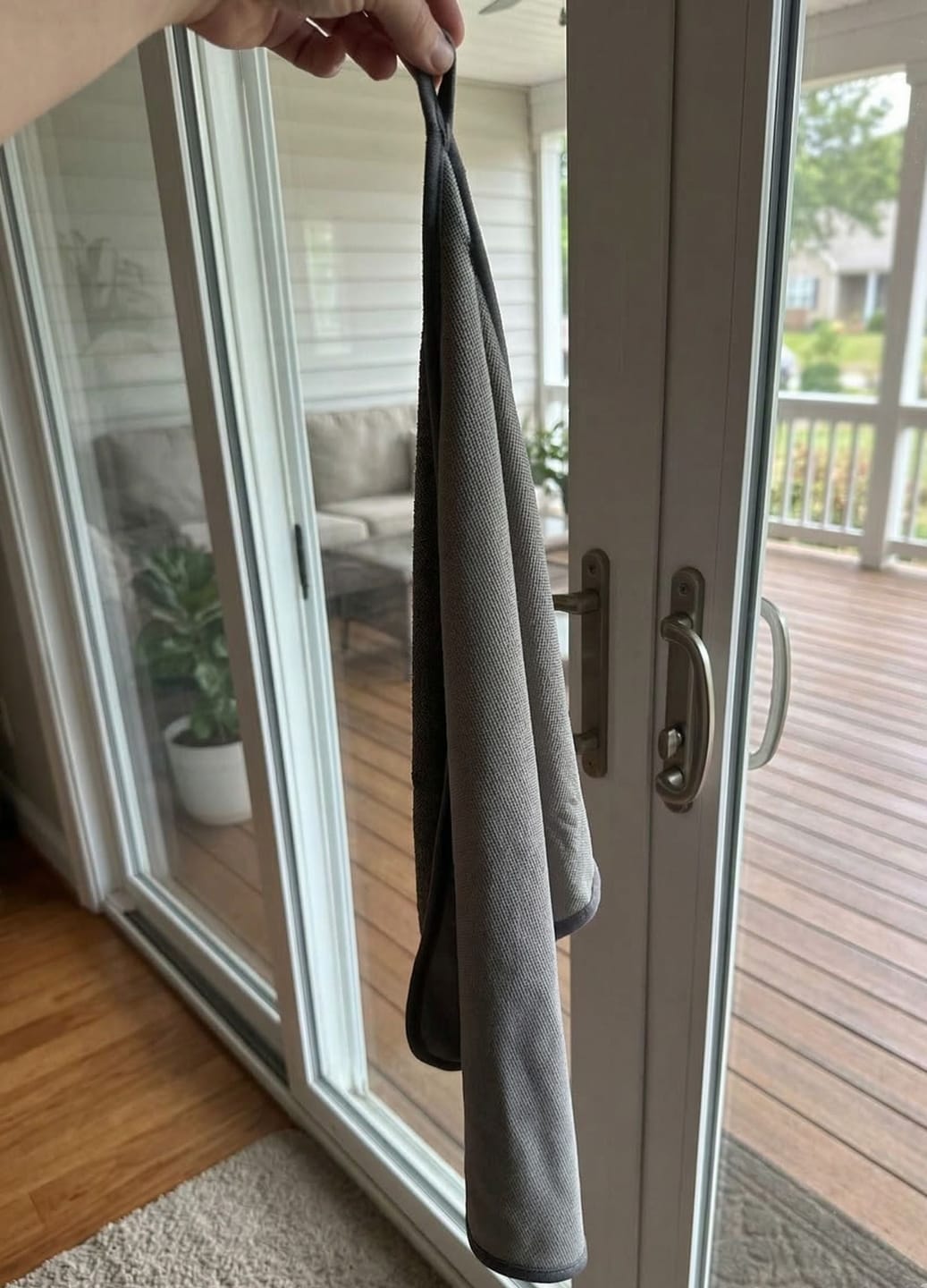 Customer photo review of JeaverCloth – the USA Favorite Window & Glass Door Cleaning Cloth (24x16 Inches)