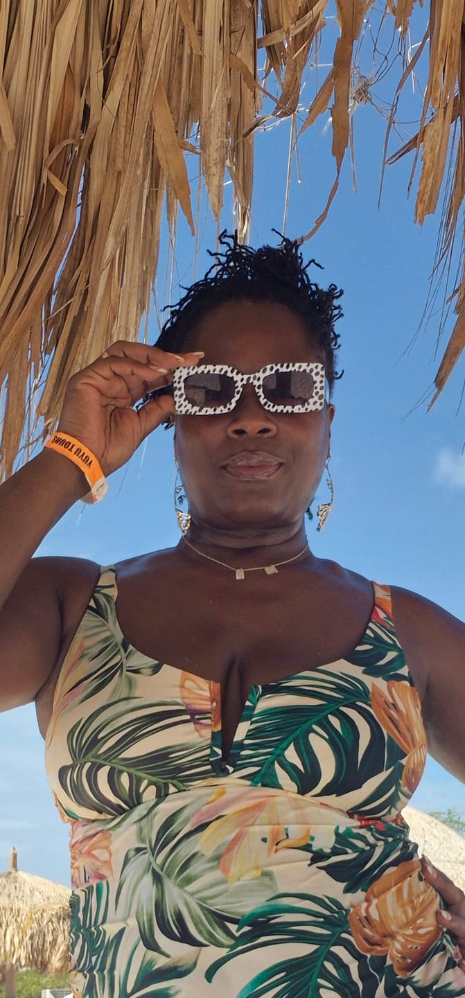 Customer photo review of Spot Me If You Can Mixed Print Sunglasses
