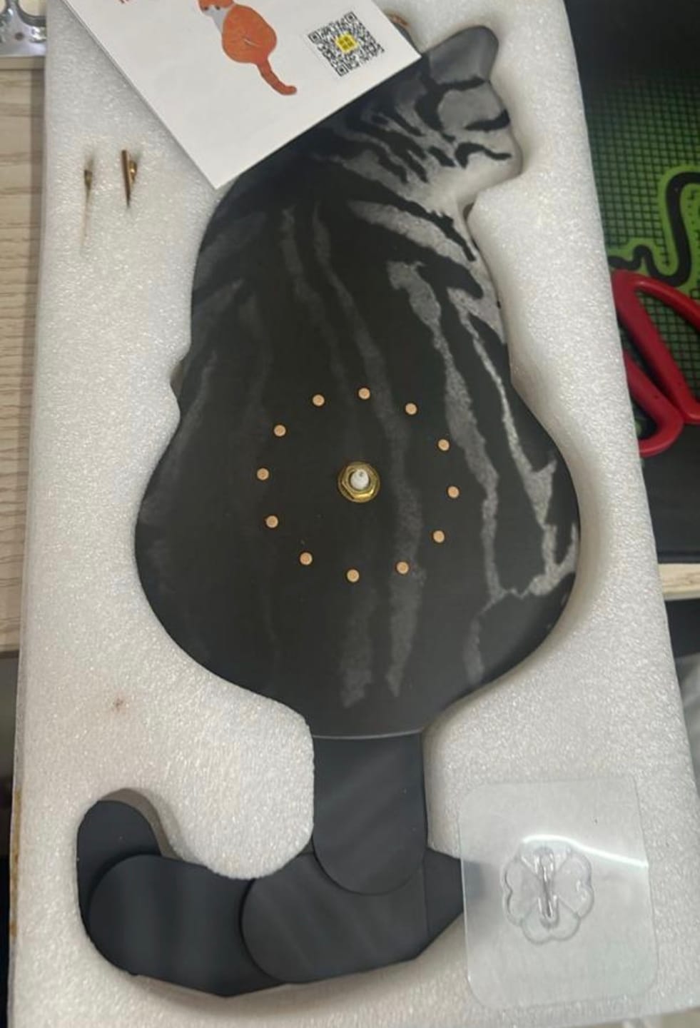 Customer photo review of Wag That Tail Cat Clock