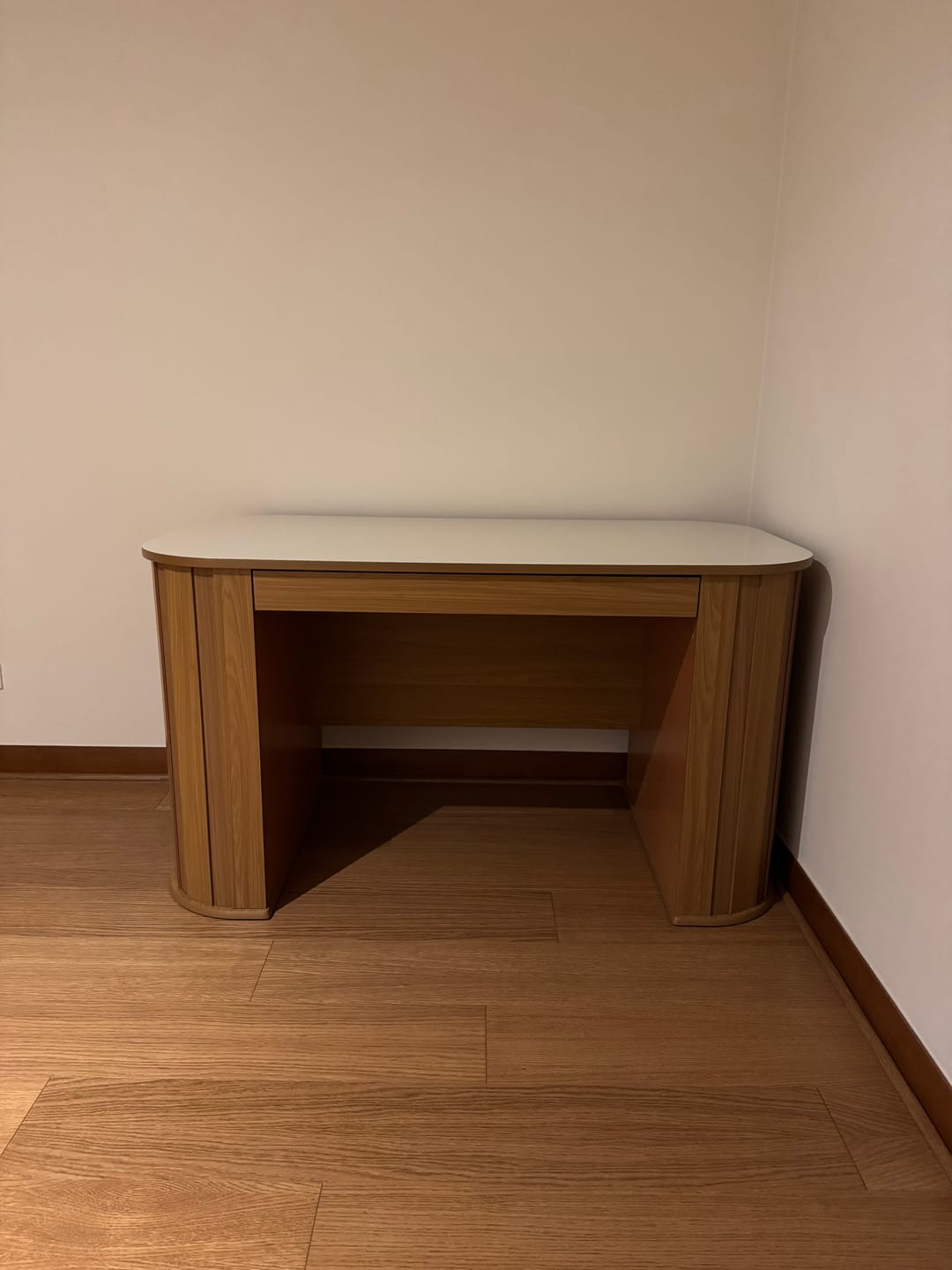 Customer photo review of Escritorio Blumenau 1 Cajón Canela-Blanco