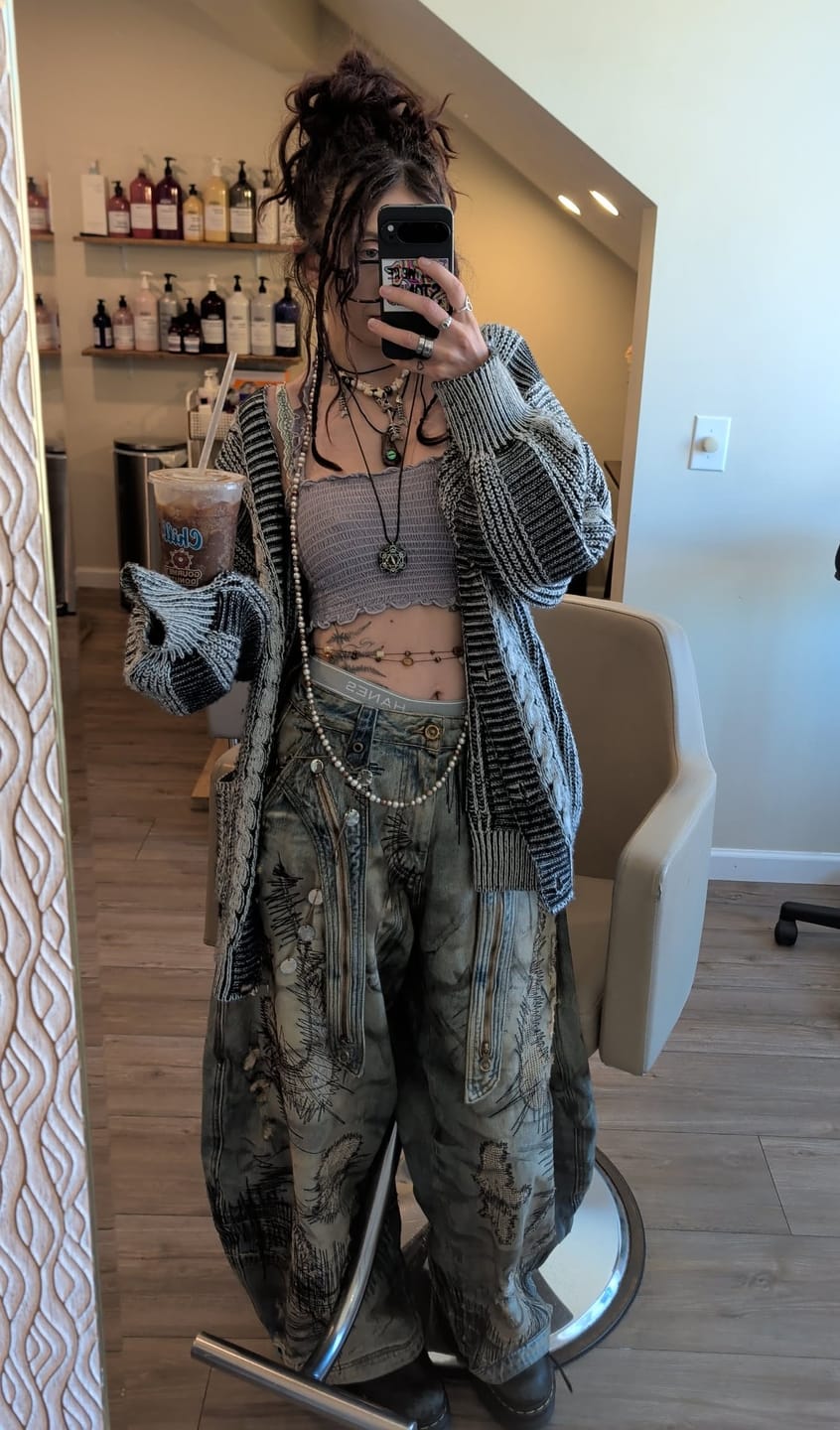 Customer photo review of Personsoul Curved Blade Embroidered Denim Jeans