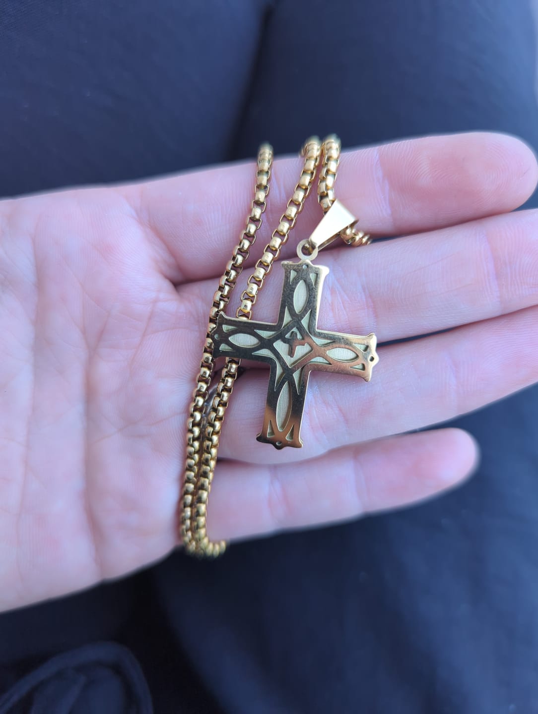 Customer photo review of Statement Kreuzkette Gravur