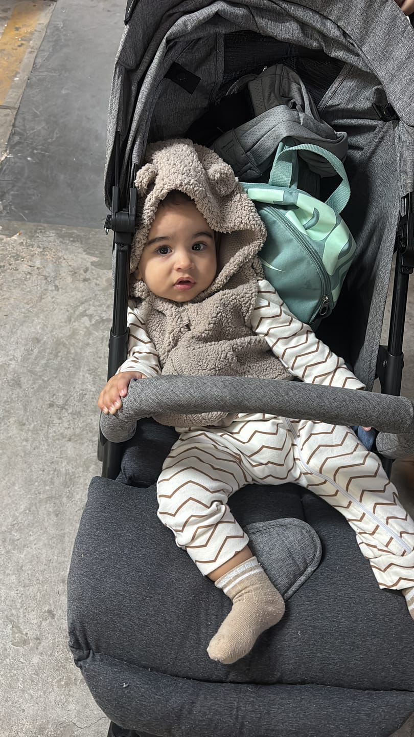 Customer photo review of Macacão de Bebê Ziper com opção de Pezinho | Electric