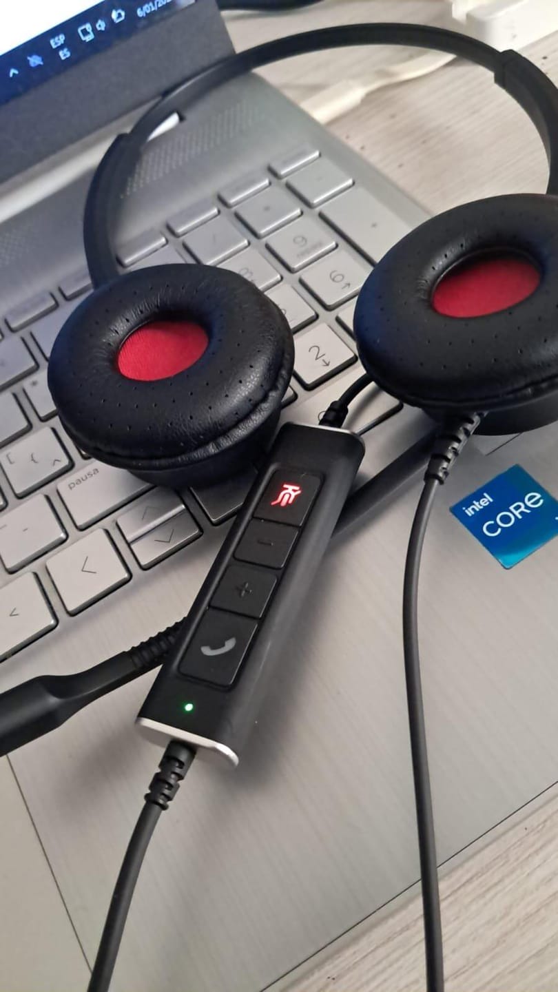 Customer photo review of Auricular VT6300 con Doble Cancelación de Ruido (ENCx2) y cable USB