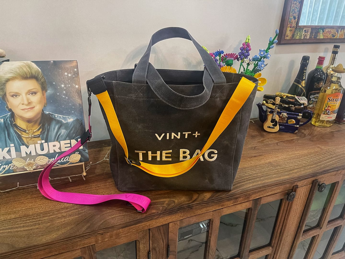 Customer photo review of FERMUARLI MUMLU KANVAS TOTE ÇANTA - BÜYÜK - ANTRASİT