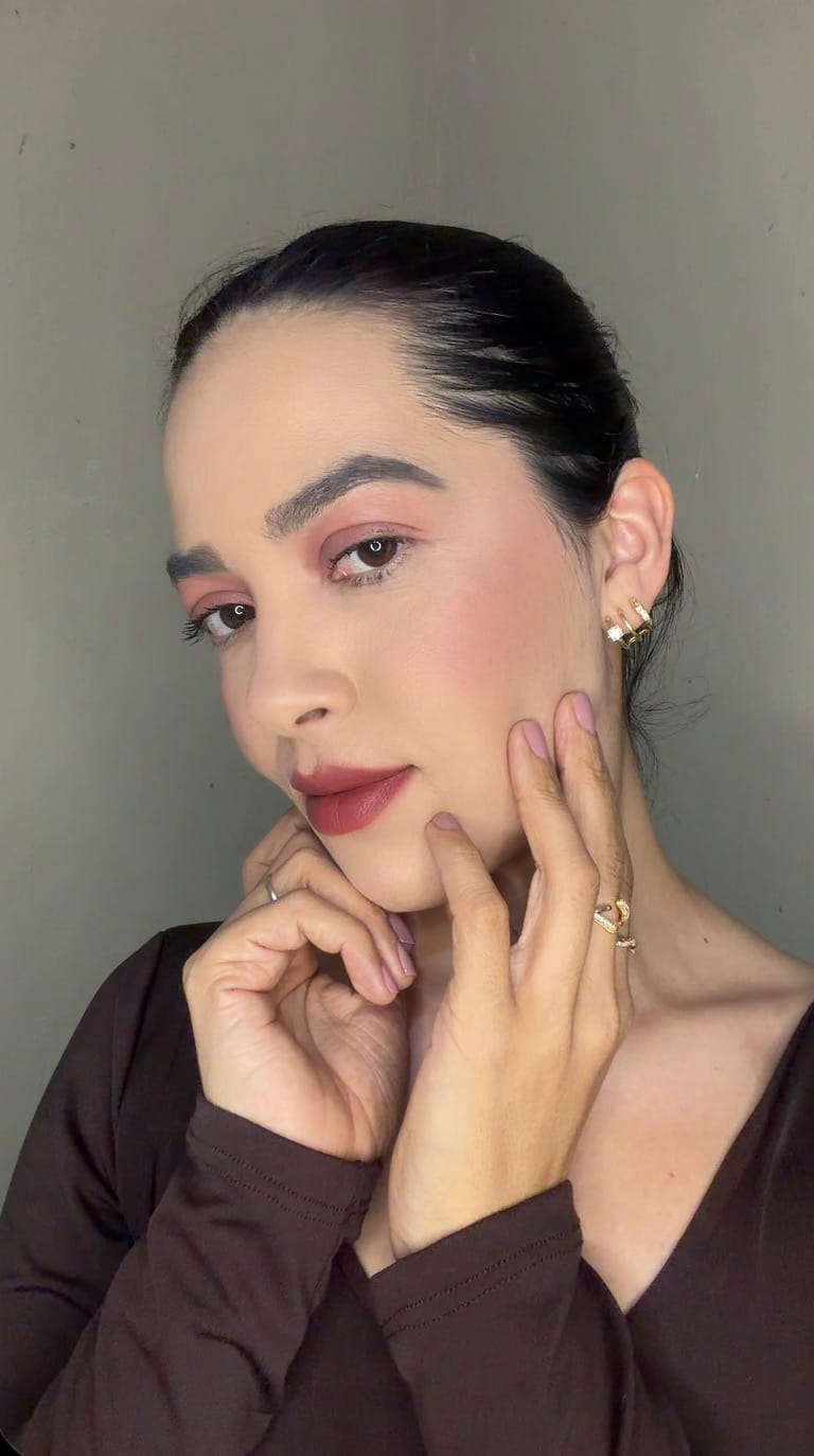 Customer photo review of Blush Stick Red Mocha Vizzela + La's