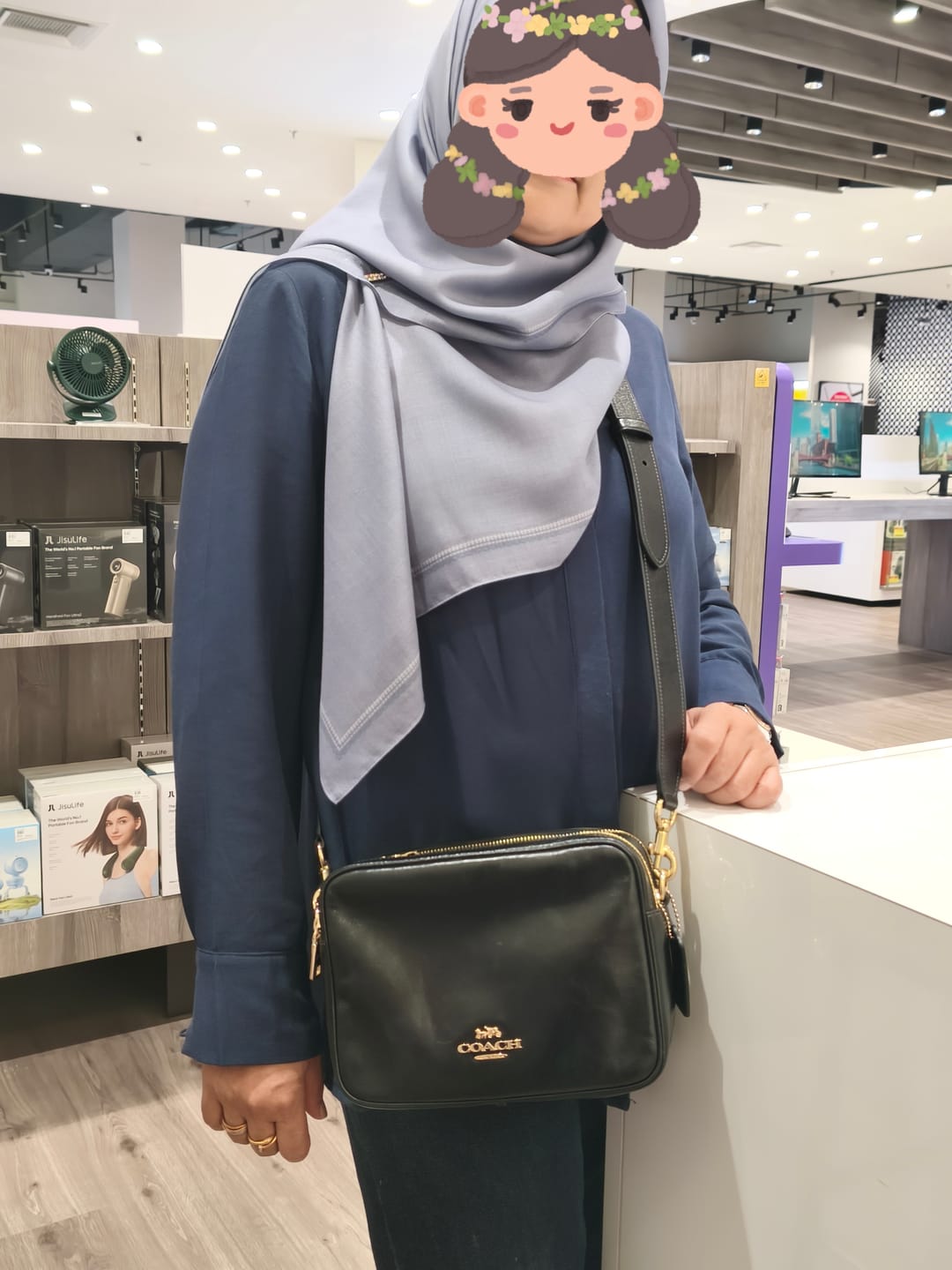 Customer photo review of ( PREORDER ) Coach Carey Crossbody Bag In Gold Black CEB28