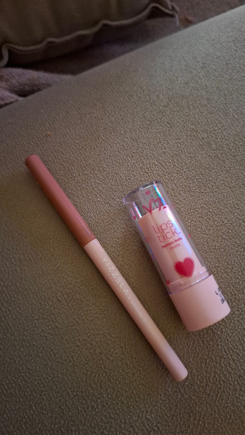 Customer photo review of Lapiseira Labial Lipliner Ela É - Vizzela