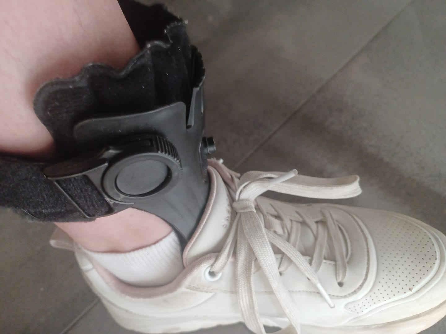 Customer photo review of Orthevo | Fußheberorthese