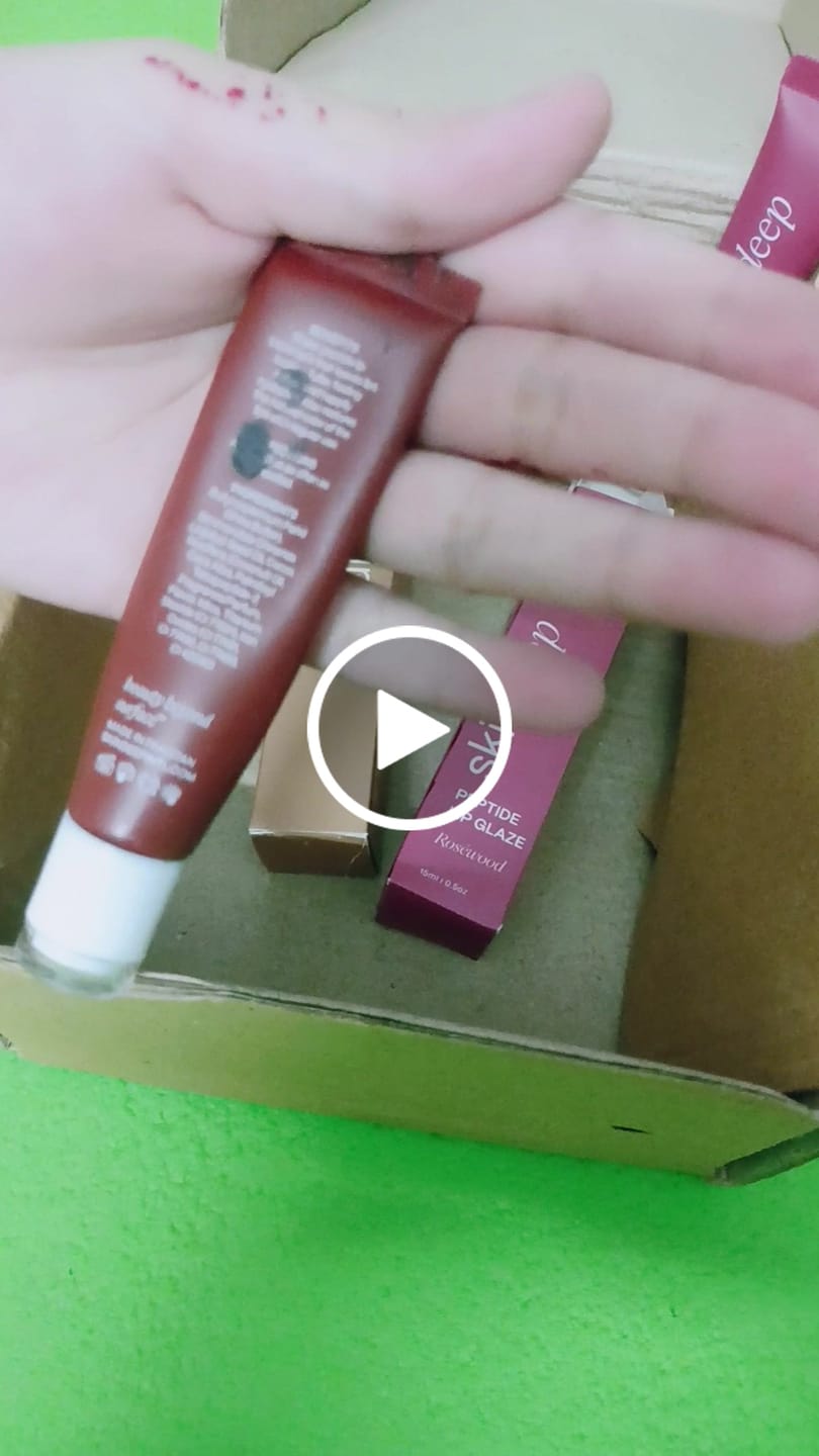 Customer video review of » Peptide Lip Glaze (100% off)