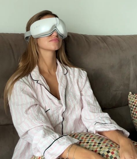 Customer photo review of NivaEyeMassager® Presioterapia Ocular Avanzada
