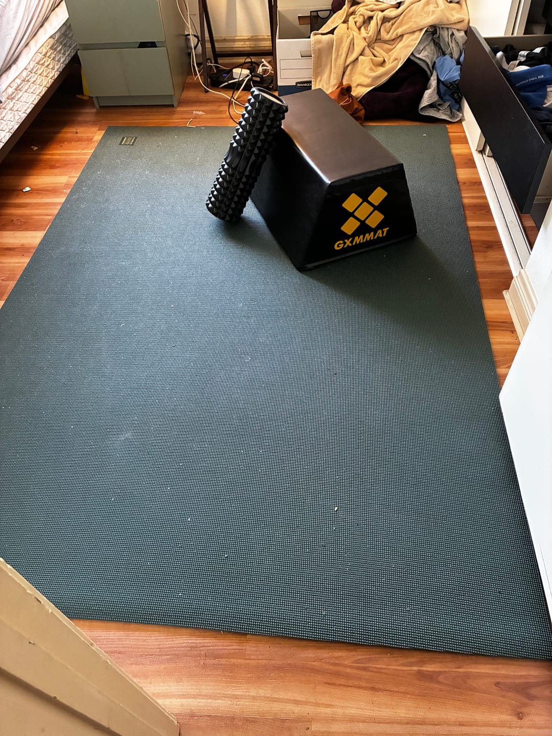 Customer photo review of GXMMAT Extra Thick Large Yoga Mat 7'x5'x9mm