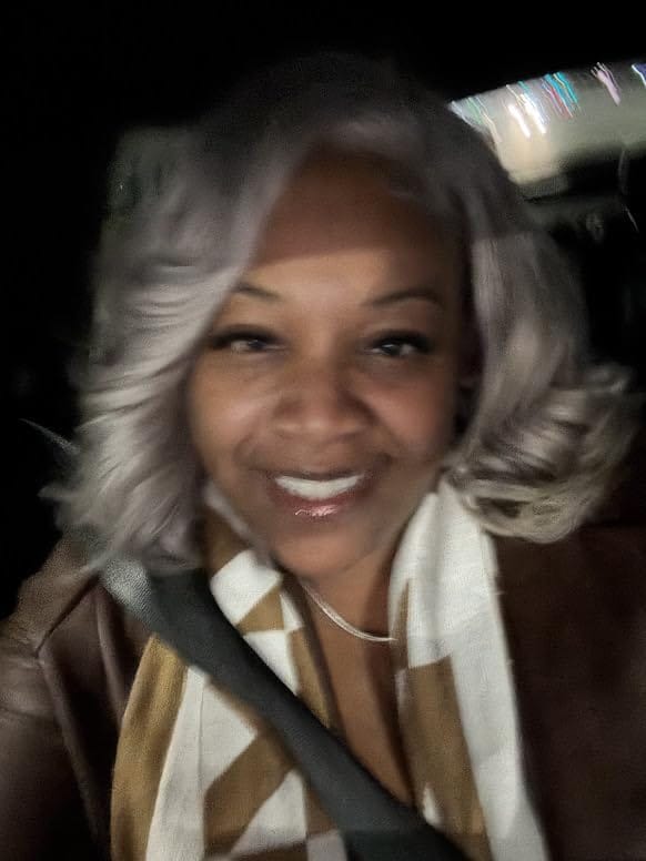 Customer photo review of Luvwin 5x5 Salt & Pepper Highlight Front Body Wave Glueless Bob Wig 100% Human Hair