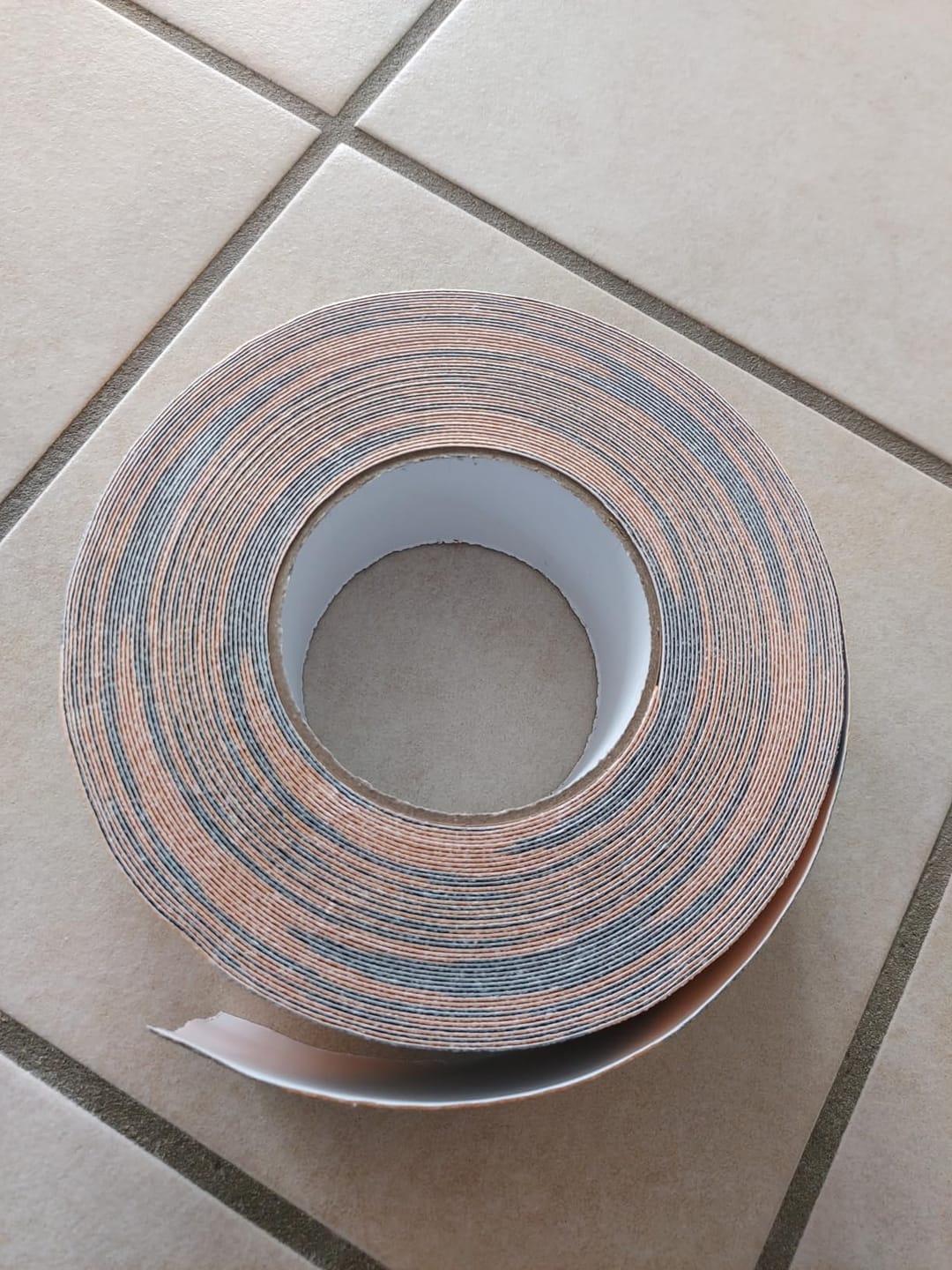 Customer photo review of Anti-Rutsch-Klebeband – selbstklebend, 50 mm