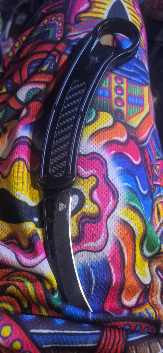 Customer photo review of VT Karambit D/A OTF Automatic Knife