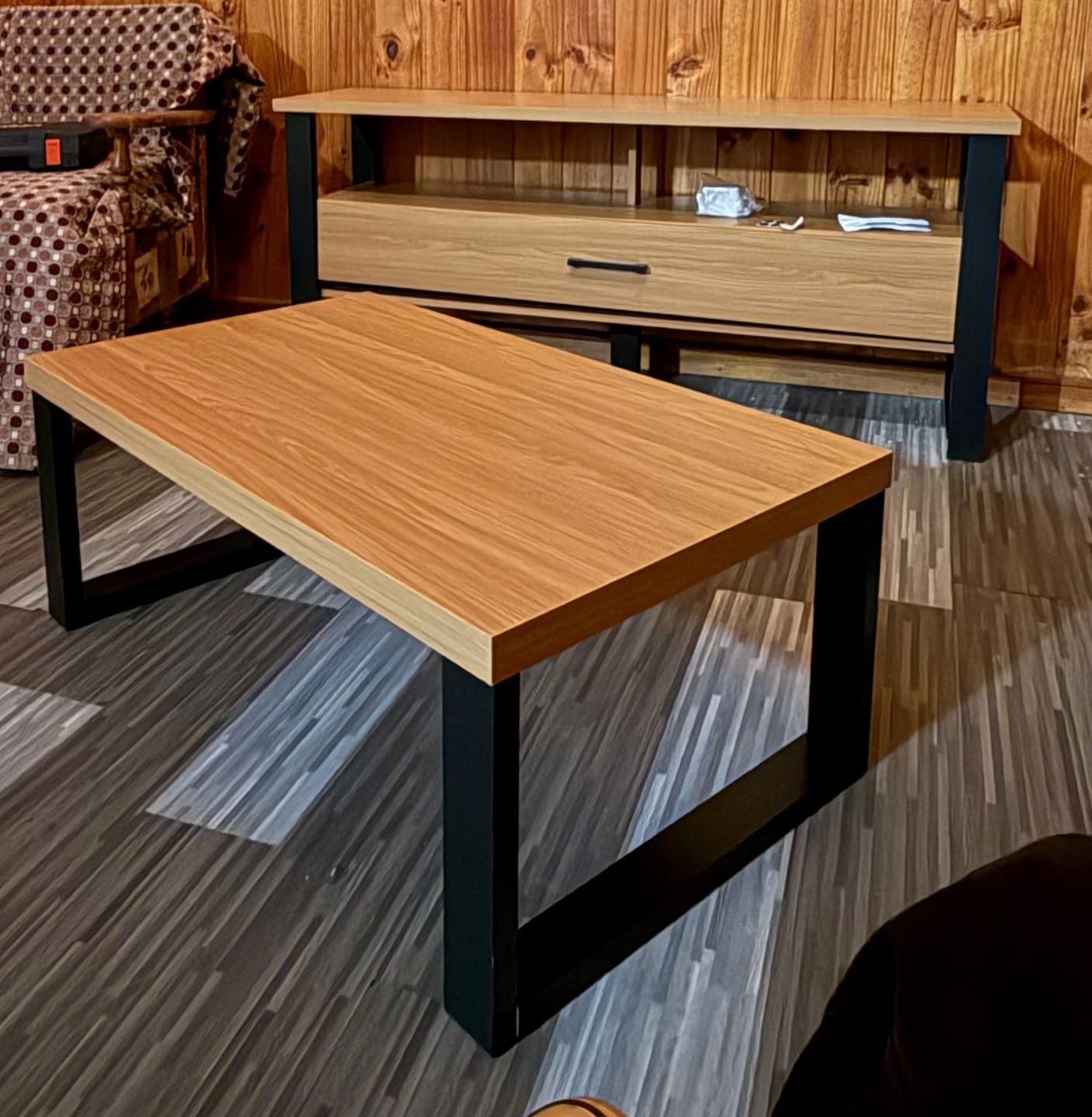 Customer photo review of Mesa de Centro Yulton Simple Canela-Negro