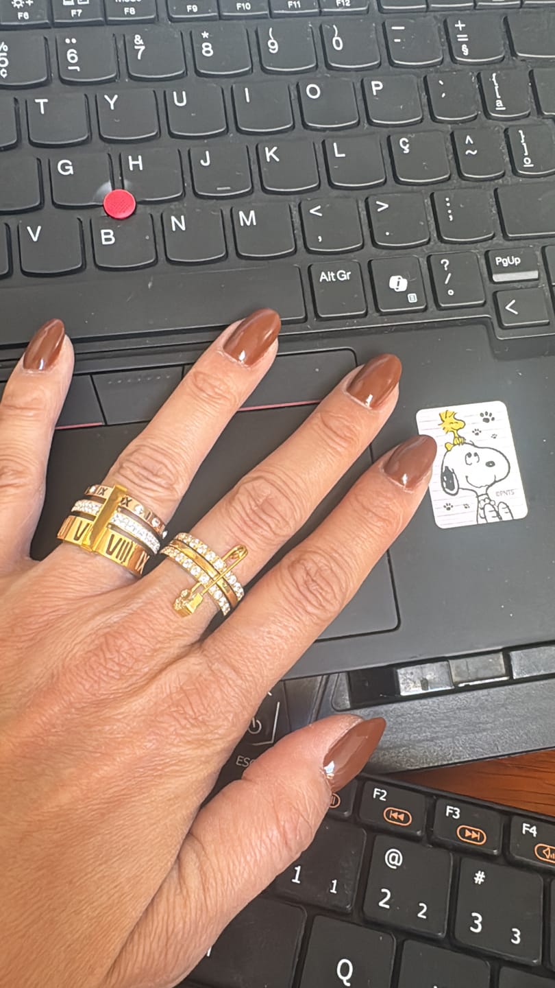 Customer photo review of Anel Solitário Beout Banhado em Ouro 18k