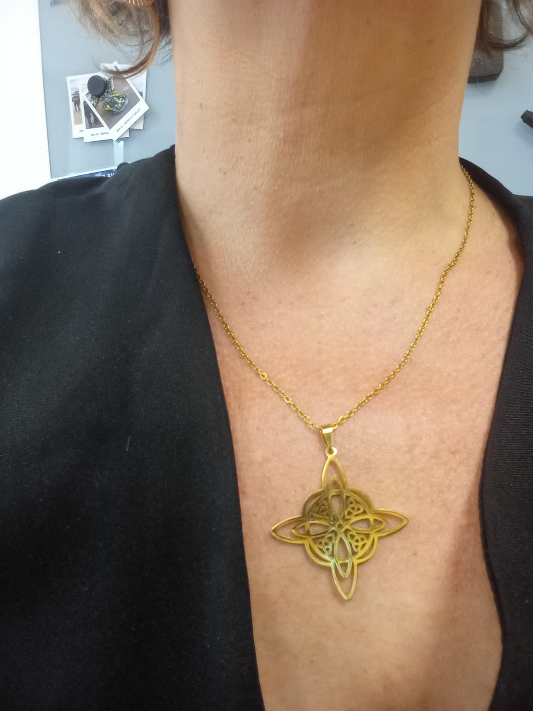 Customer photo review of Pendentif "Protection Éternelle" en Nœud de Sorcière