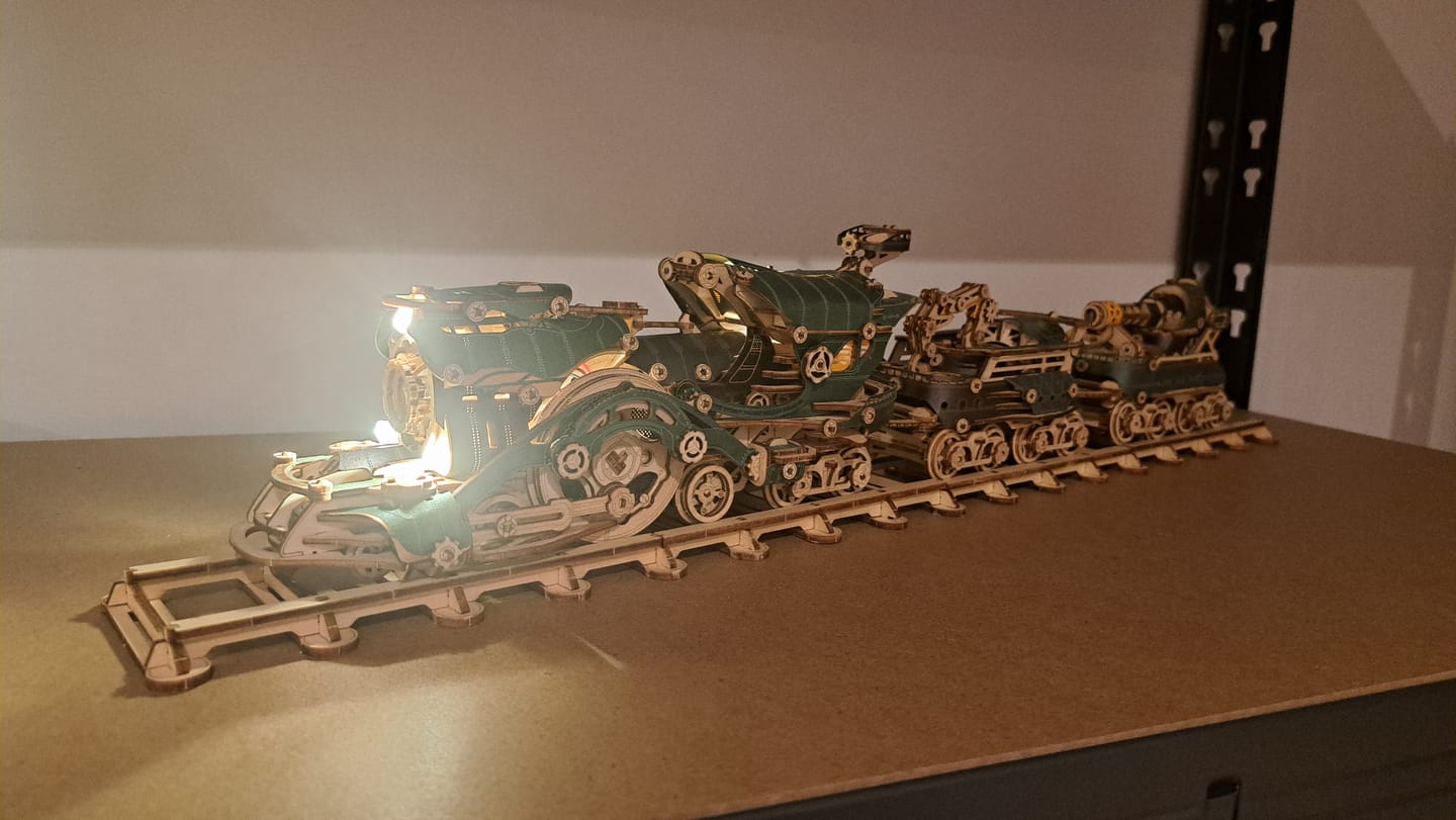 Customer photo review of Rokrgeek Fantasy Steampunk Train 3D Wooden Puzzle