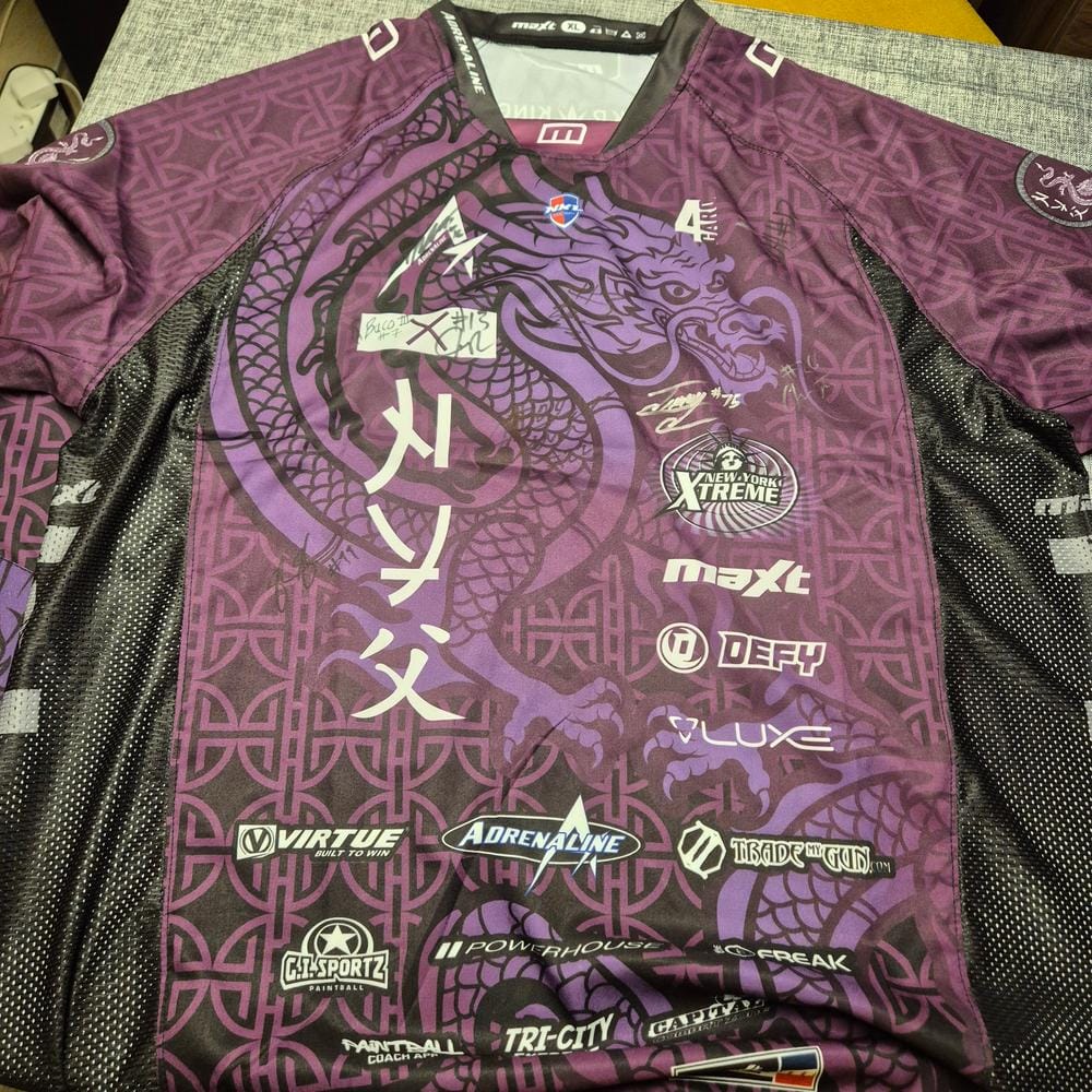 Customer photo review of NYX Adrenaline - MAXT Colab Special Edition Team Autographed Jersey