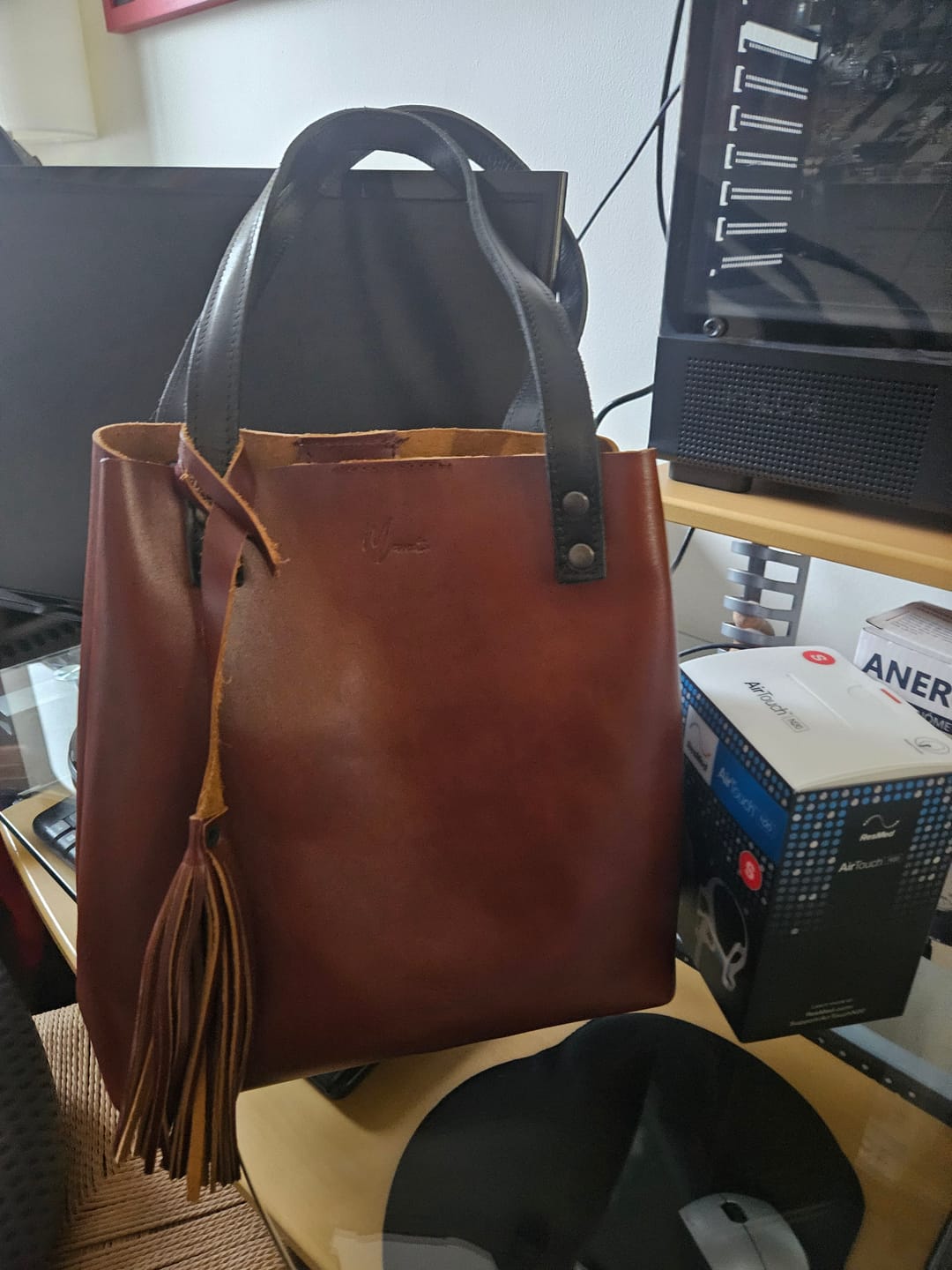 Customer photo review of Bolso Tote Cuero Praga Plus+ Pull Roble Doble Vista + 💄Cosmetiquera 👝 Gratis!!