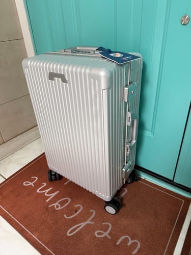 Customer photo review of Carry-On Classic 19"