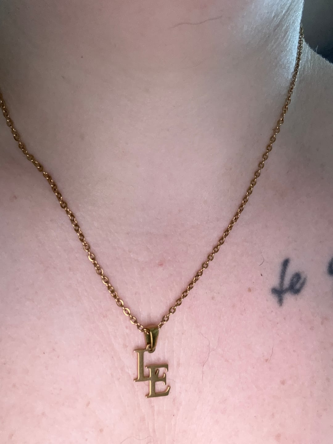 Customer photo review of Personalisiertes Monogramm – Verschlungene Initialen Kette