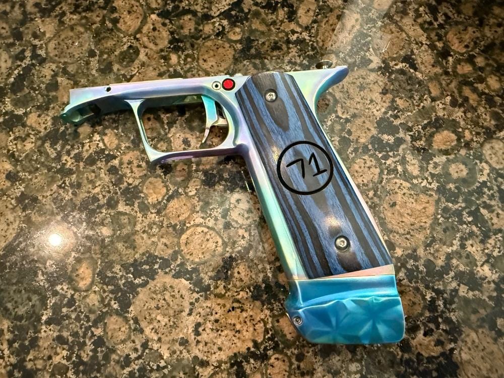 Customer photo review of Adrenaline Mechanical Grip Lasering - Includes Grips