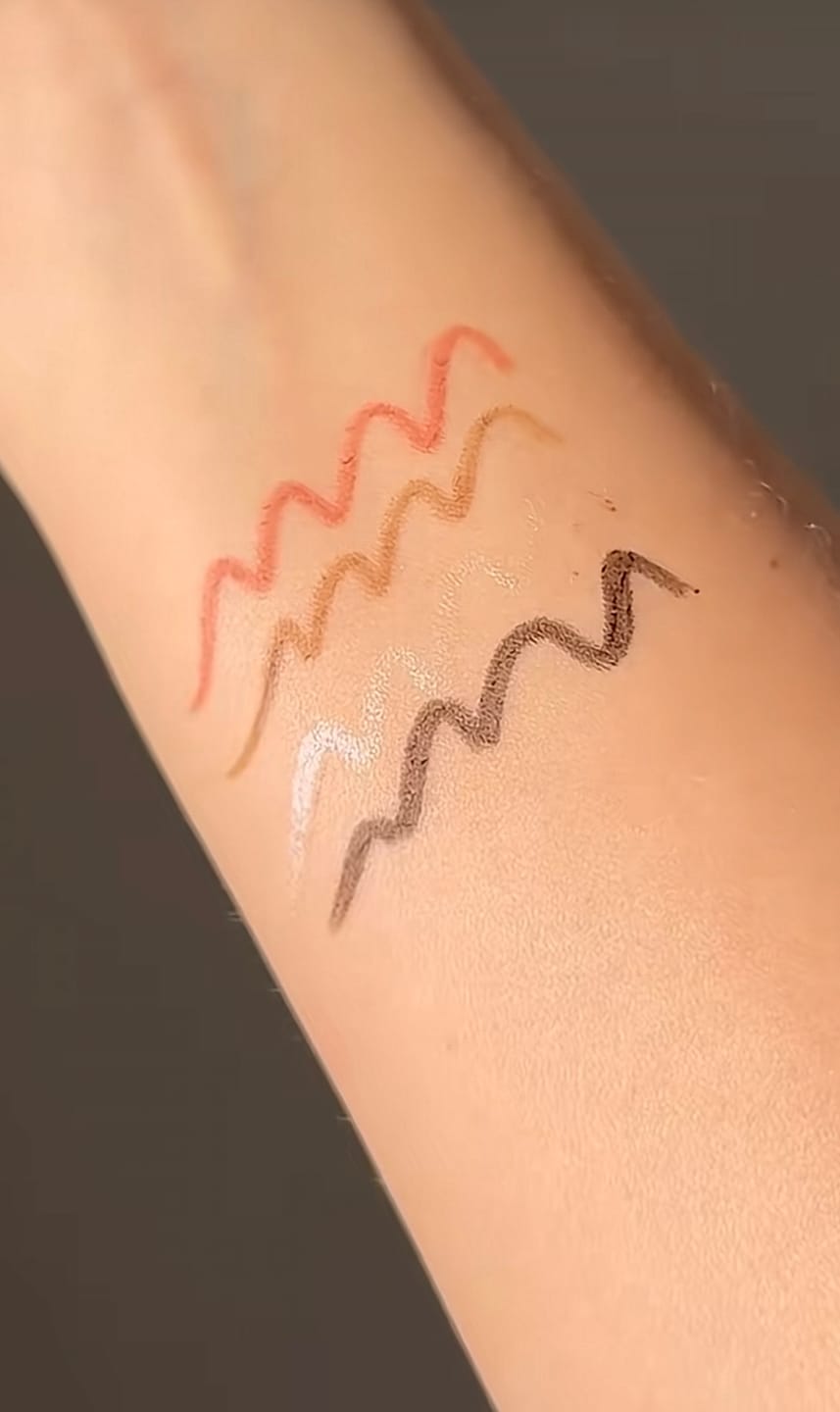 Customer photo review of 4-in-1 Kosmētikas Pildspalva