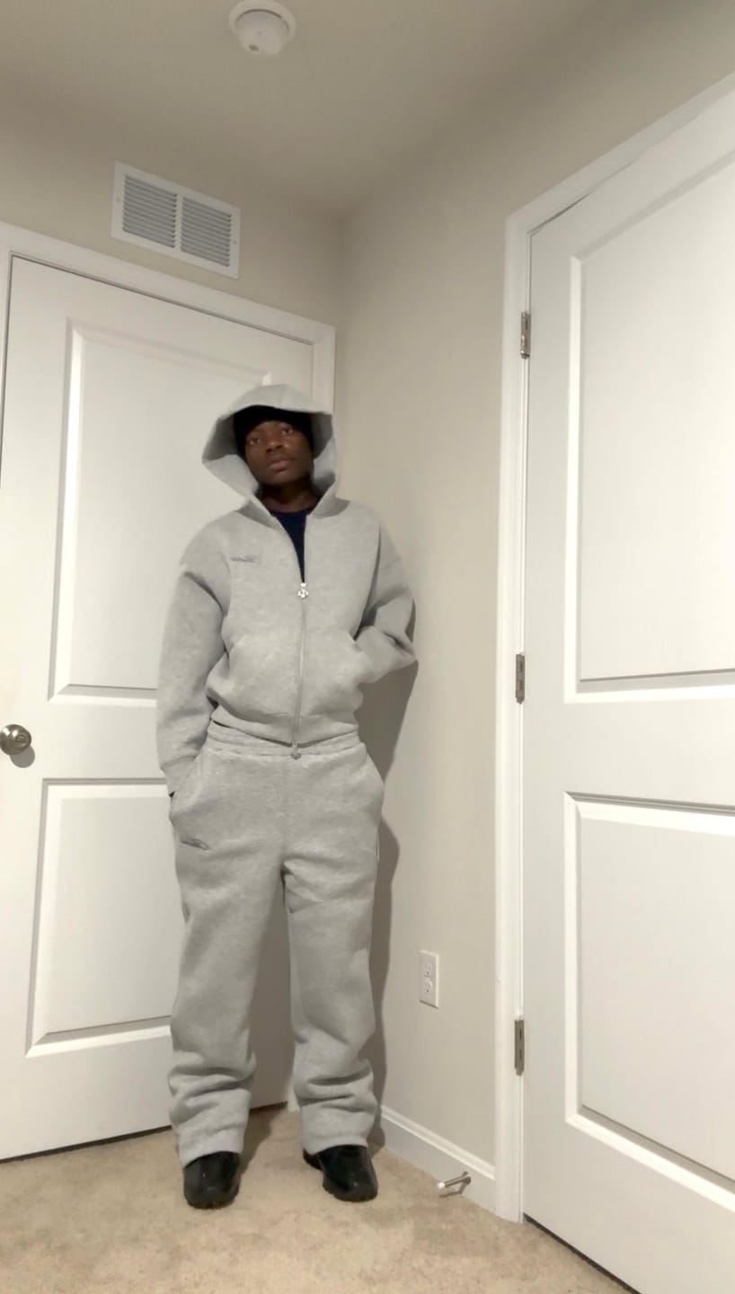 Customer photo review of Atelier Grey Scuba Jogger