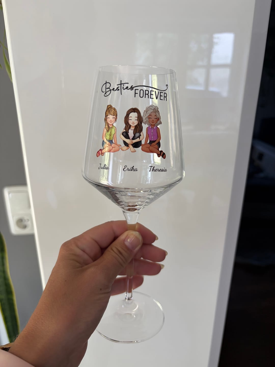Customer photo review of Auf uns - Personalisiertes Weinglas für beste Freundinnen