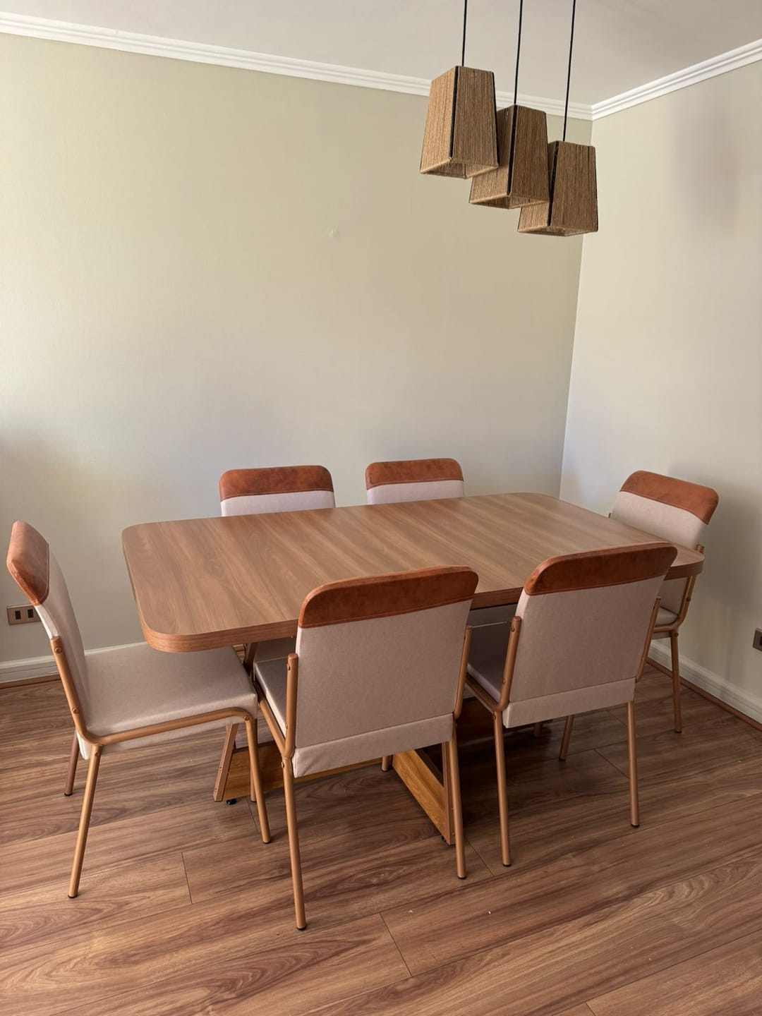 Customer photo review of Comedor Río 6 Personas Canela-Avellana
