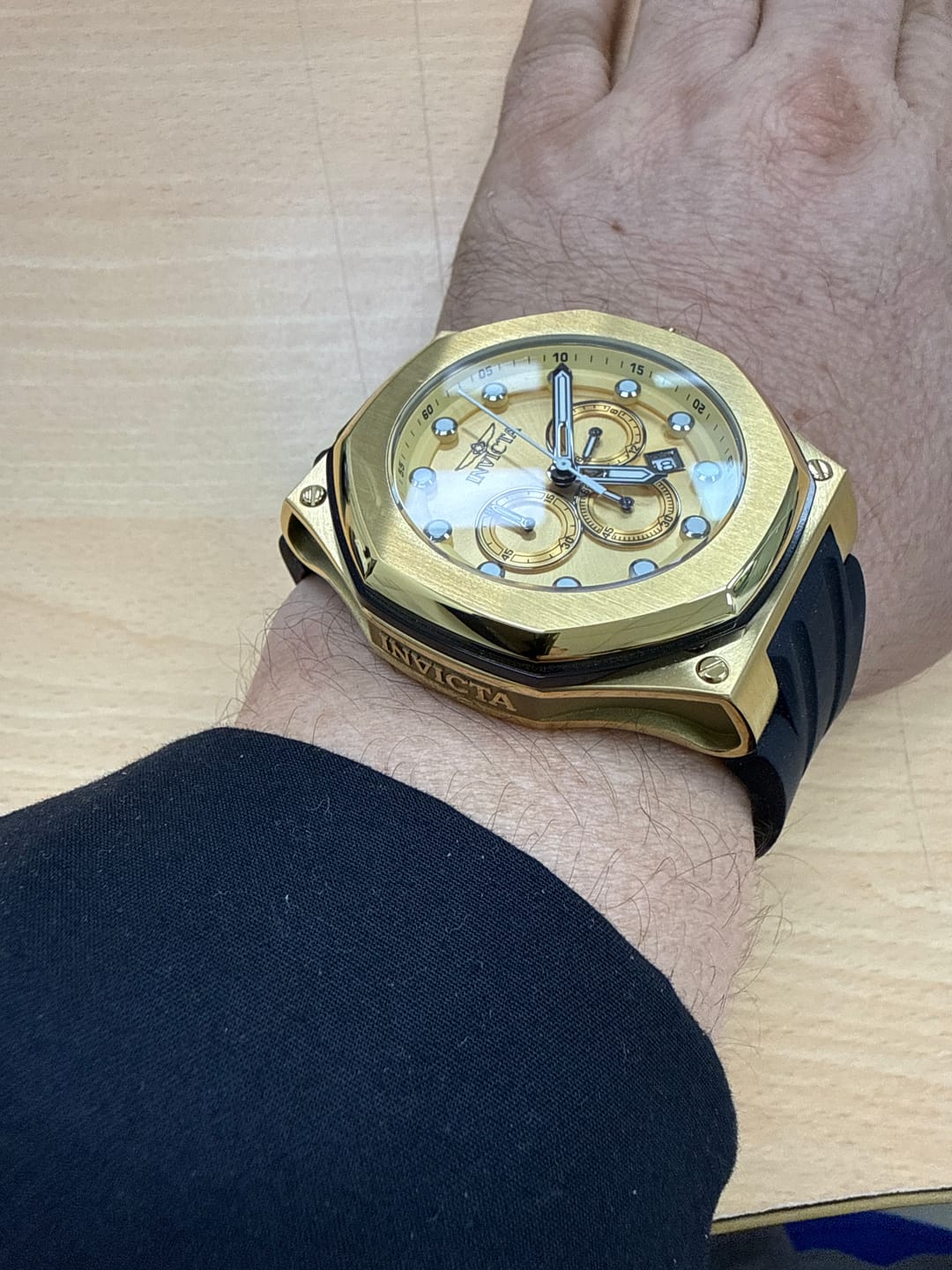 Customer photo review of Reloj Invicta de 50mm Akula 46147 Original