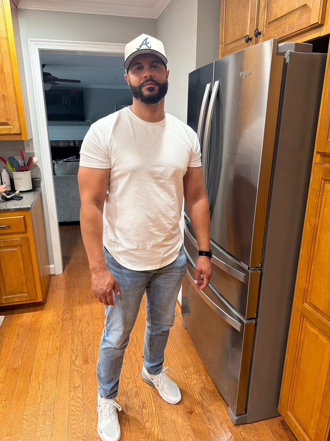 Customer photo review of 021 ESSENTIAL DROP-CUT T-SHIRT