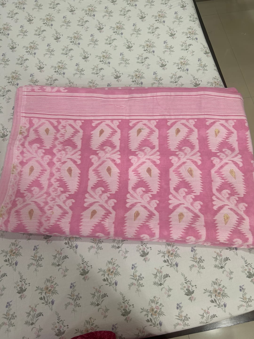 Customer photo review of SurTara Dhakai Jamdani Saree
