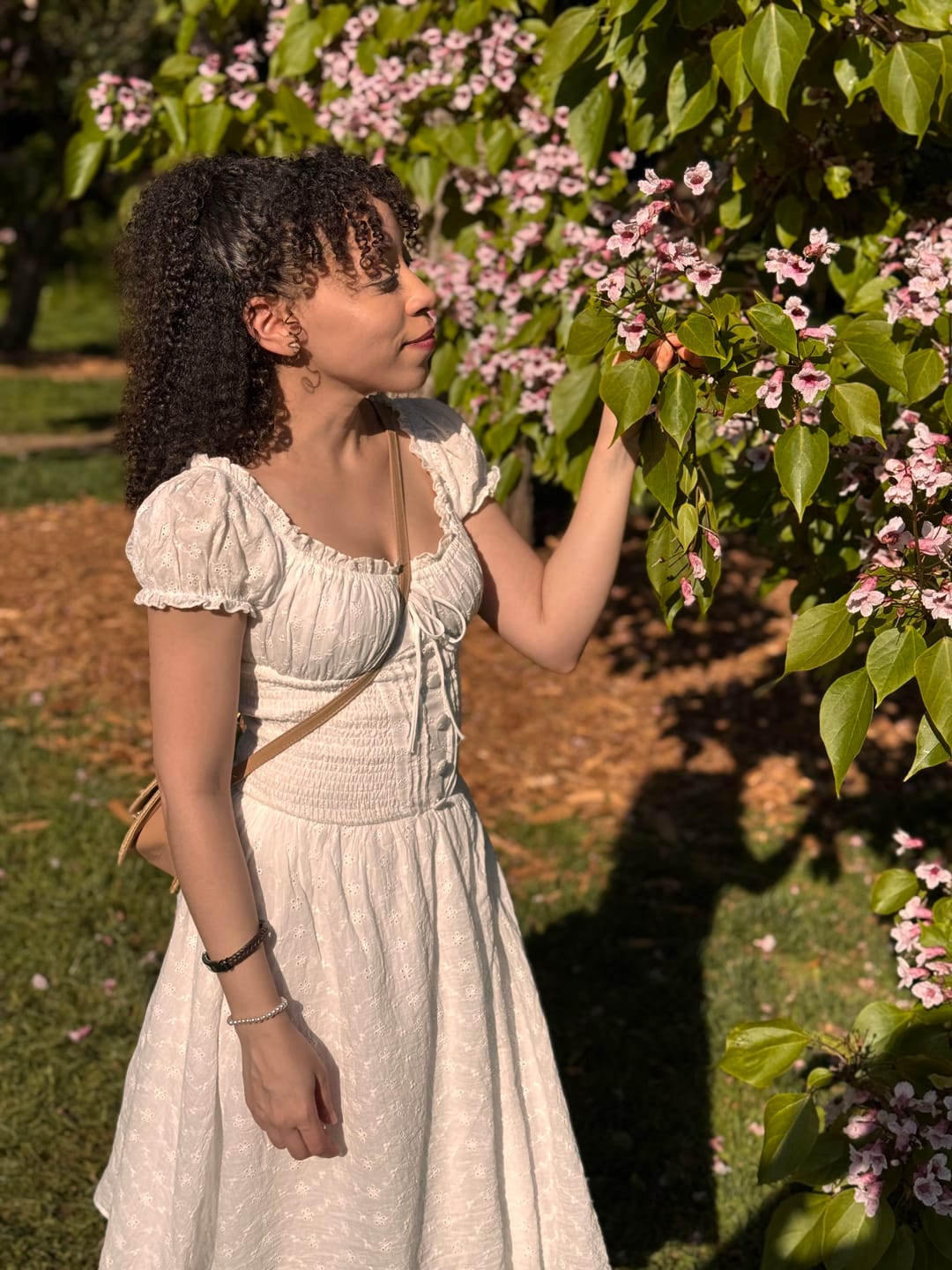 Customer photo review of [Pre-Sale] White 1940s Solid Cotton Embroidered Lace Dress