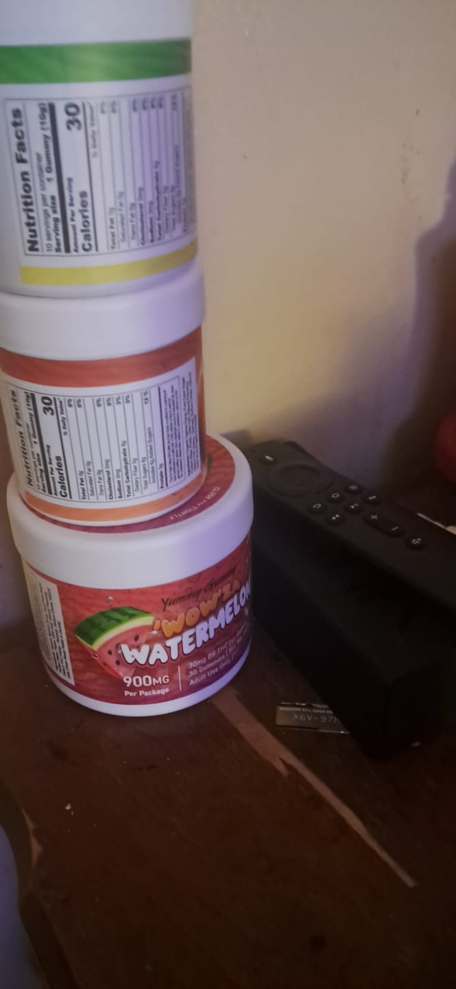 Customer photo review of 900MG Yummy Gummy D9