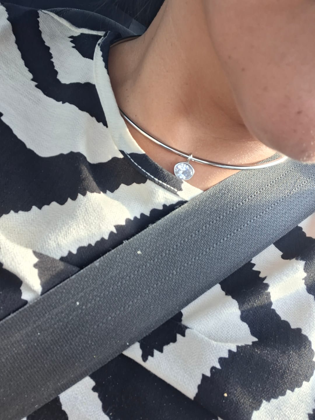 Customer photo review of Collar Diamond Oval Plata Zirconia