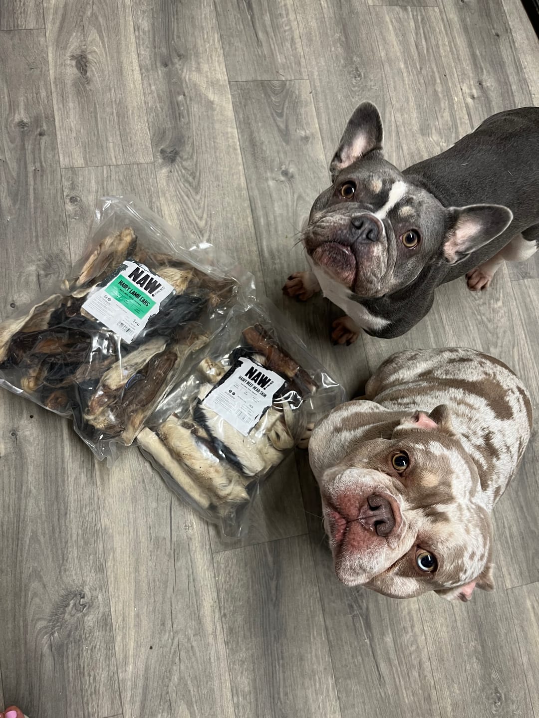Customer photo review of Hairy Beef Head Skin (1kg)