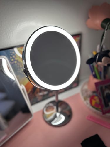 Customer photo review of LumiGlow Pro intelligent sminkespeil med justerbart LED-lys og 10x forstørrelse