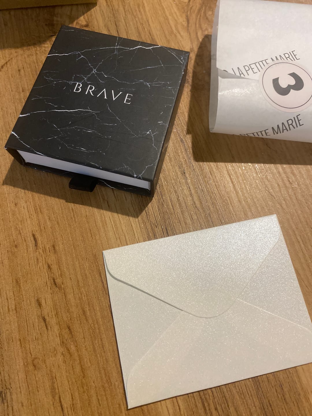 Customer photo review of Cajita Regalo Black Edition