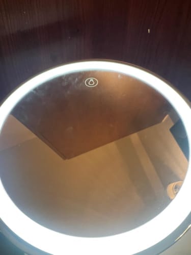 Customer photo review of LumiGlow Pro intelligent sminkespeil med justerbart LED-lys og 10x forstørrelse
