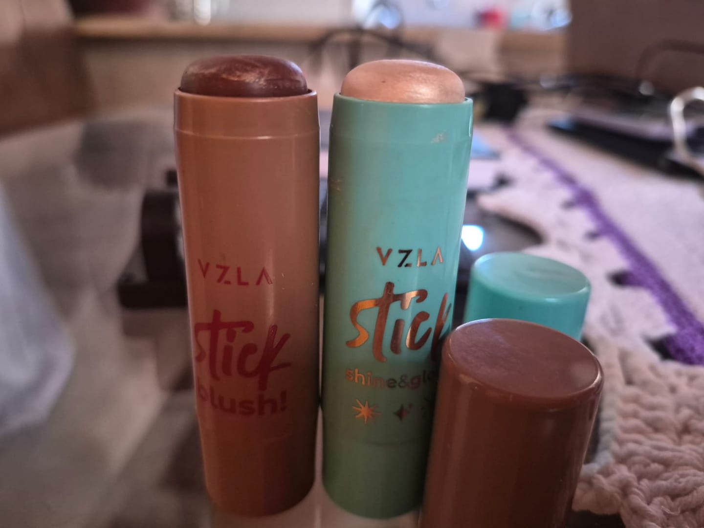 Customer photo review of Shine And Glow – Iluminador Em Stick – Vizzela