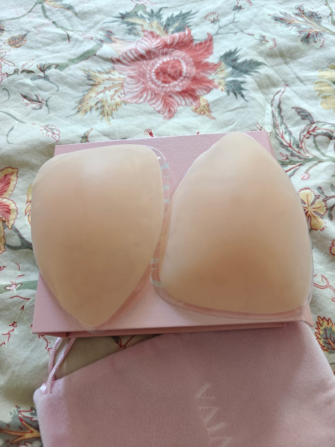 Customer photo review of Pezoneras Triángulos sin Adhesivo
