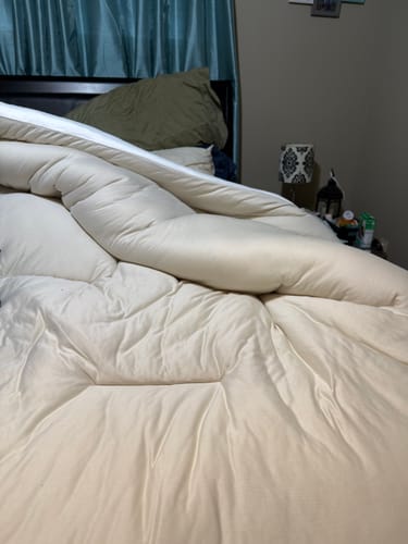 Customer photo review of MarshMellow Comforter