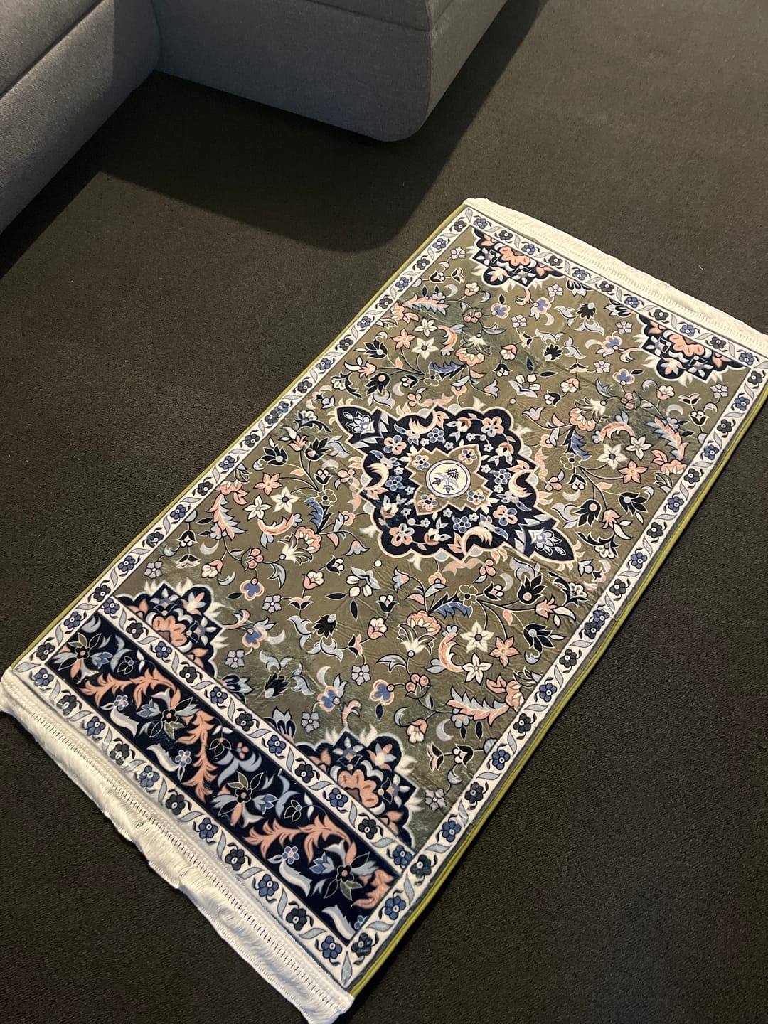 Customer photo review of Masjid-e-Nabawi Mosque Padded Prayer Mat