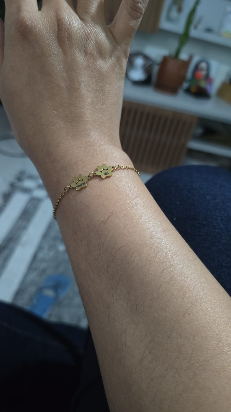 Customer photo review of Pulseira Personalizada com Nome na Pata