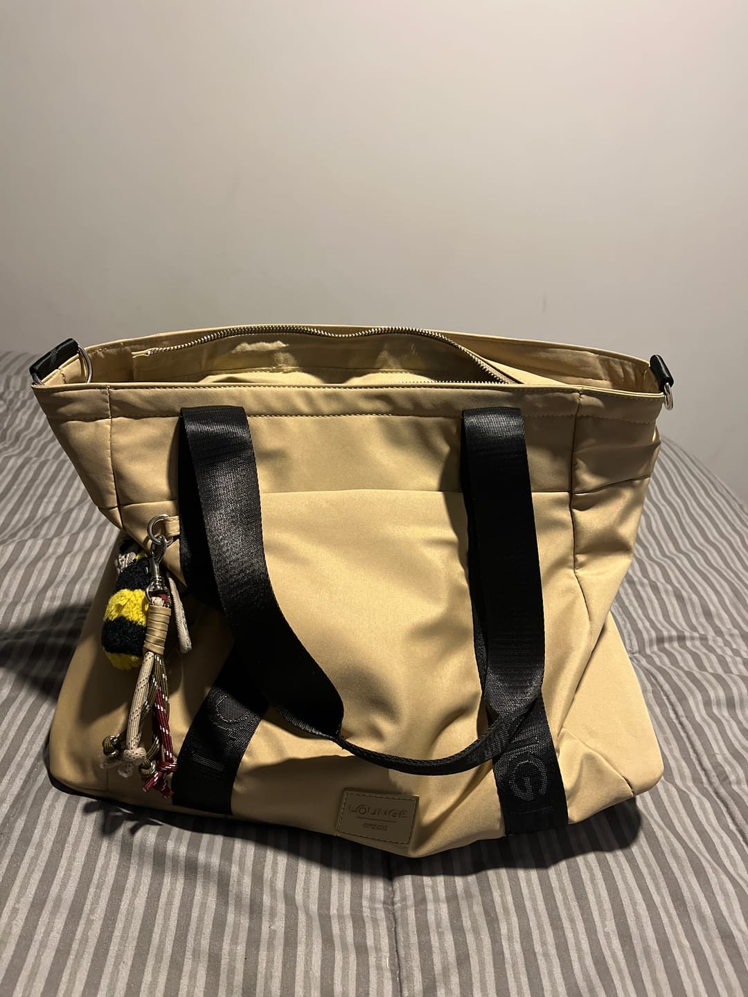Customer photo review of Bolso Nylon Llavero Street